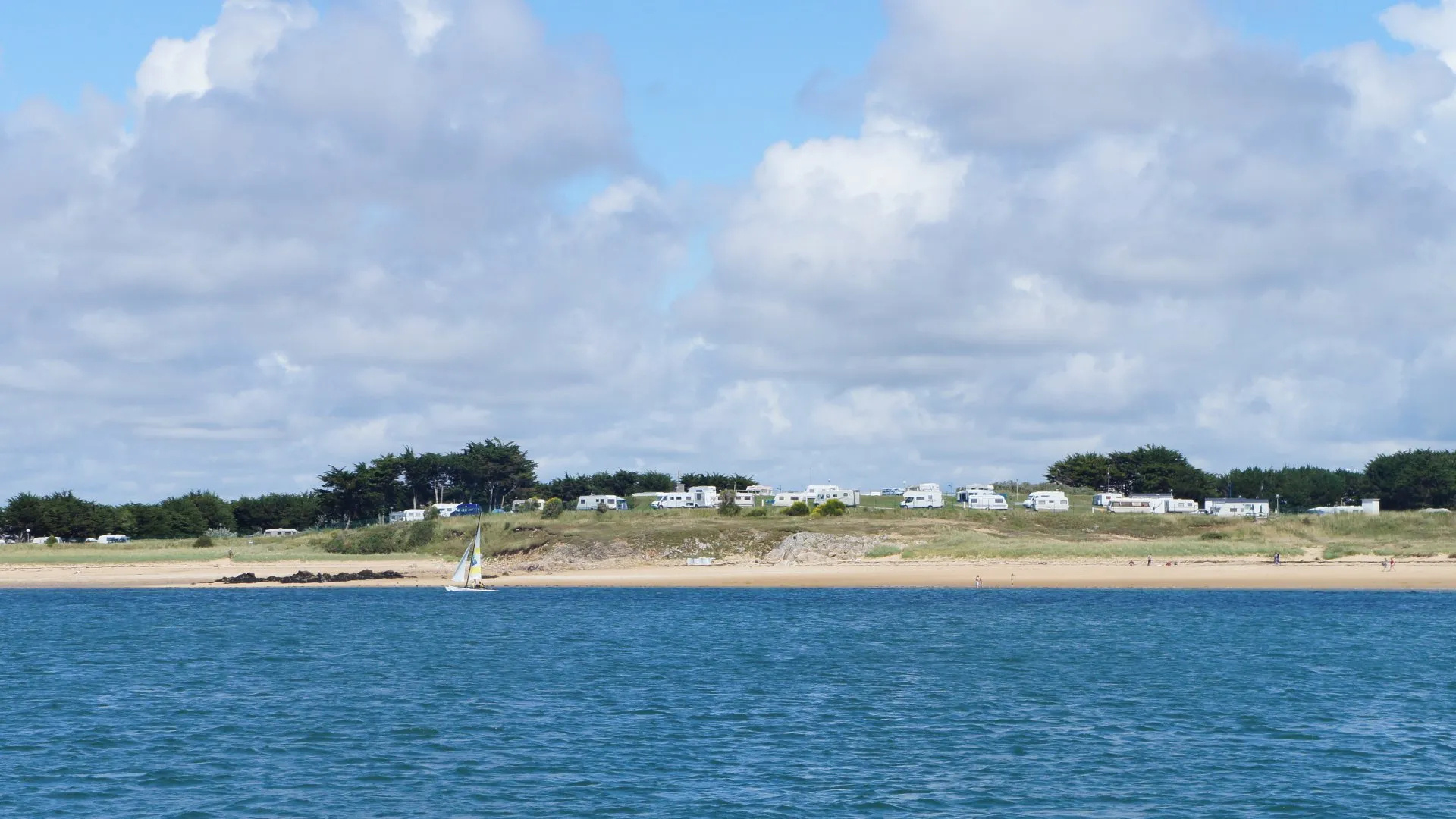 Le camping d'Etel à proximité immédiate de la plage